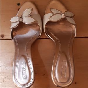 NWOT rose gold and white shirt heels